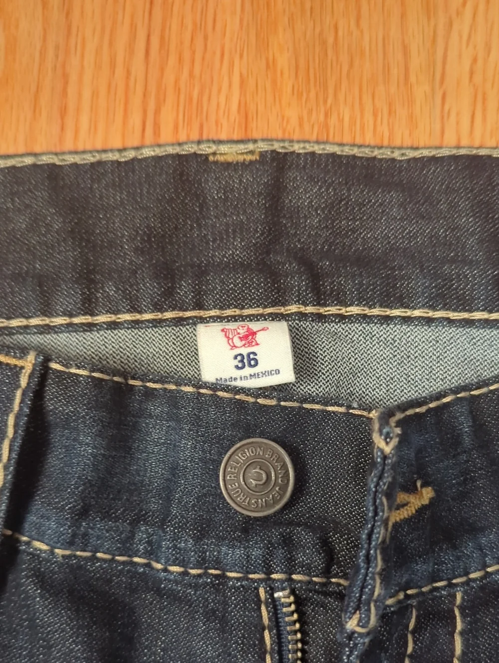 True Religion Dark Blue Straight Leg Jeans with Contrast Stitching. 36/32